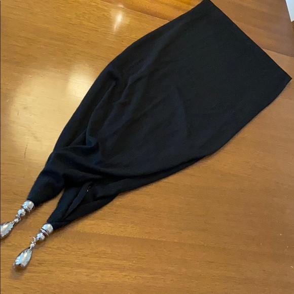 Scarf with silver accents - Picture 2 of 8